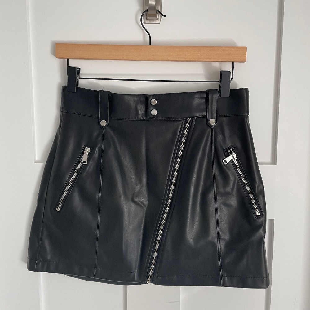 ZARA Black Faux Leather Moto Mini Skirt with Zippers Size M NWOT - Picture 1 of 5